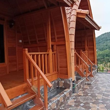 Giri Swari Homestay Sidemen  Bagian luar foto